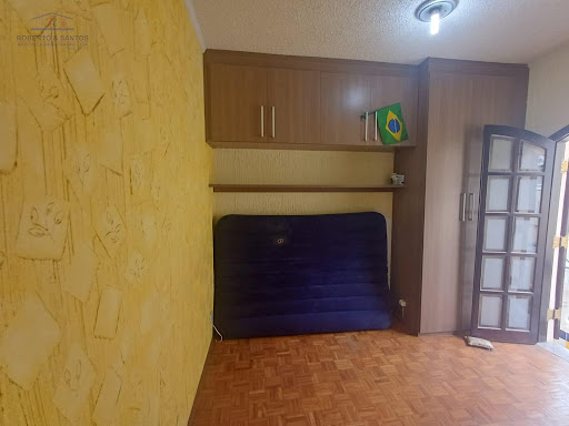 quarto fundos com sacada