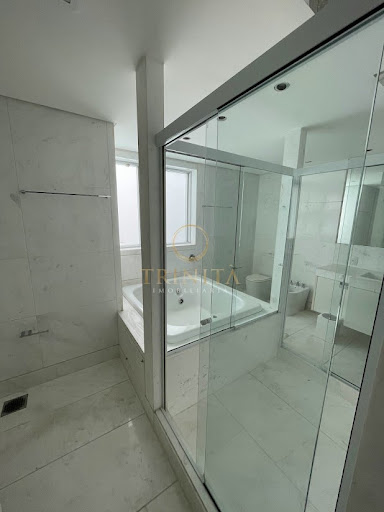 banheirasuitemaster-peninsulafontvieille-trinitaimoveis
