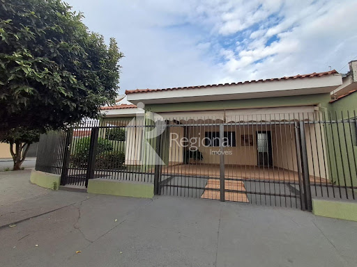 Casa em Cidade Jardim  -  Jaboticabal