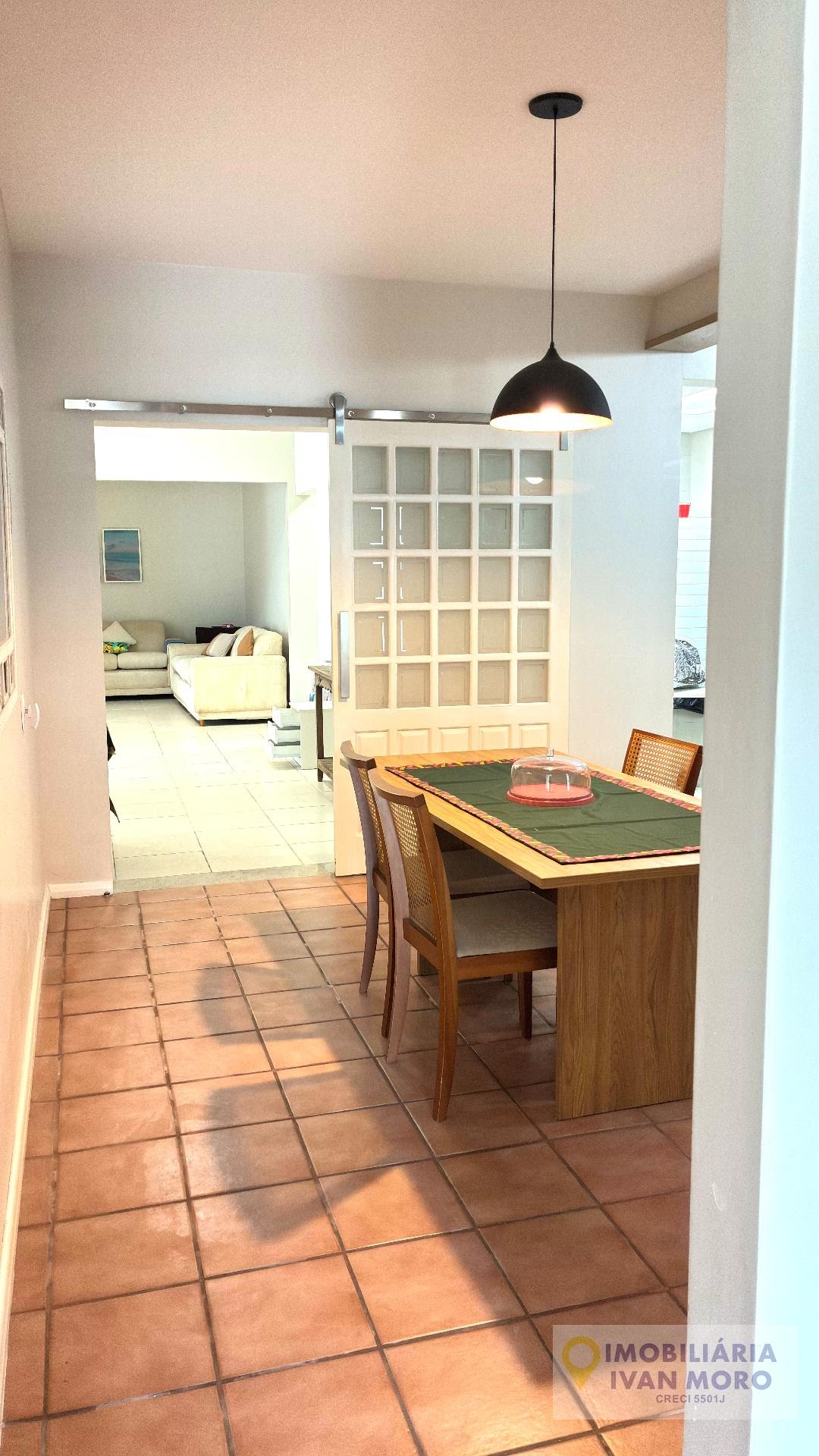 Casa para alugar com 6 quartos, 1 suíte, 2 vagas e 270m² no Daniela, Florianópolis (SC) — foto 22 de 30