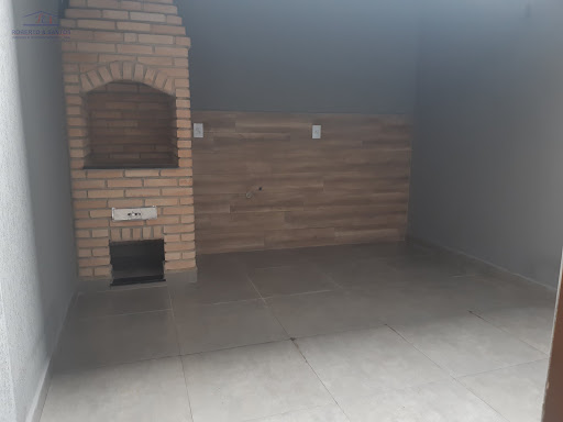 Area com churrasqueira