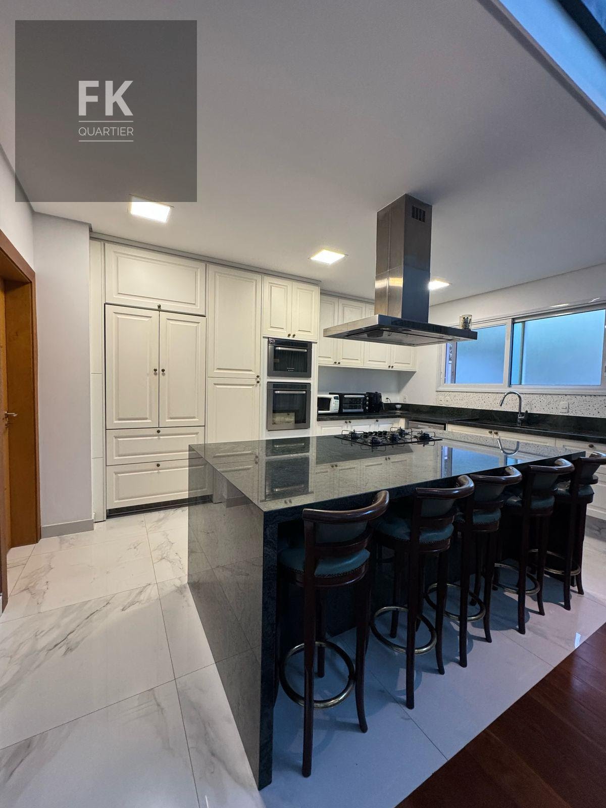 Casa à venda com 3 quartos, 3 suítes, 4 vagas e 787m² no Colinas da Anhanguera, Santana de Parnaíba (SP) — foto 13 de 18