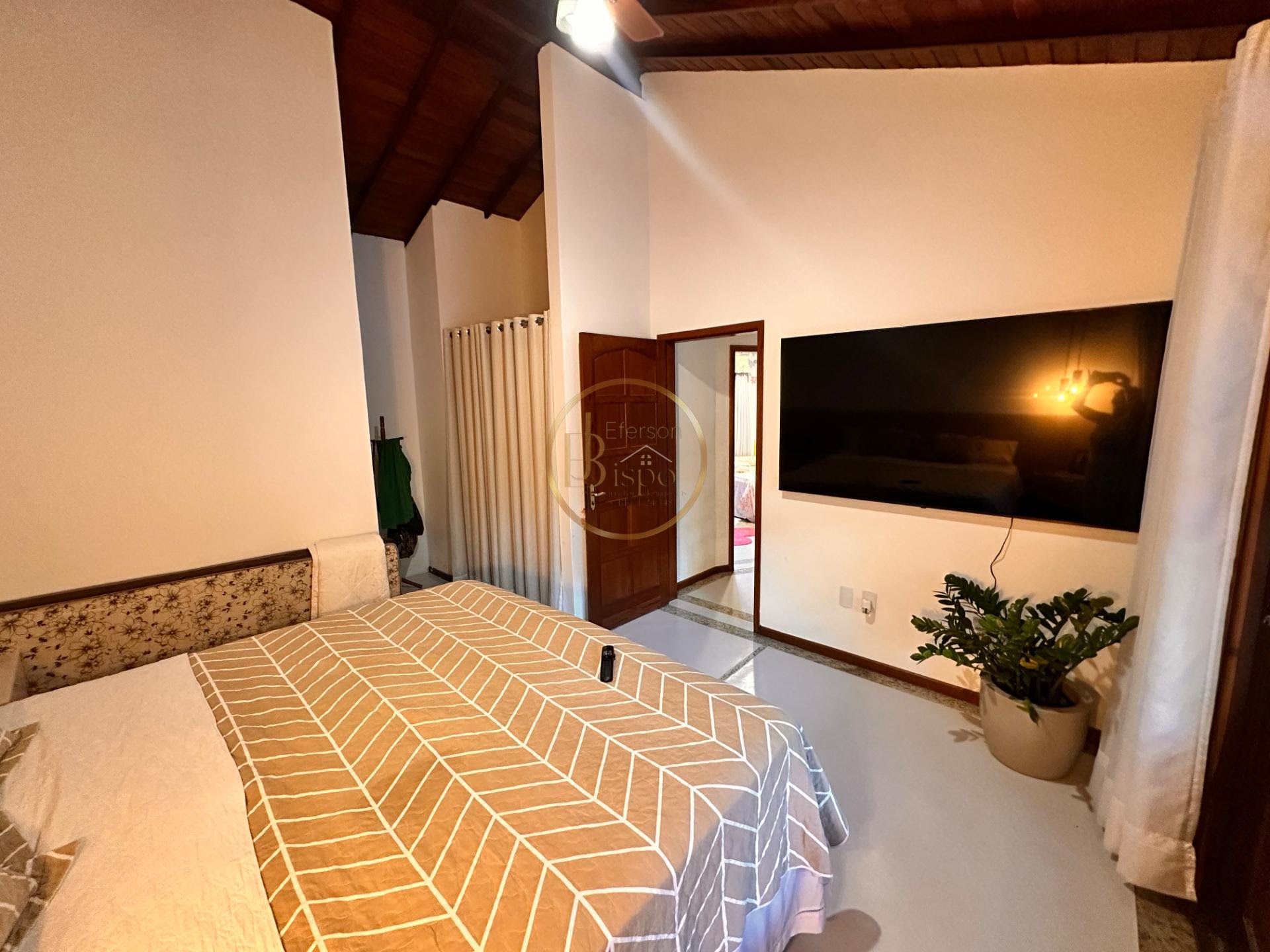 Casa à venda com 4 quartos, 4 suítes e 250m² no Arraial D'ajuda, Porto Seguro (BA) — foto 6 de 14