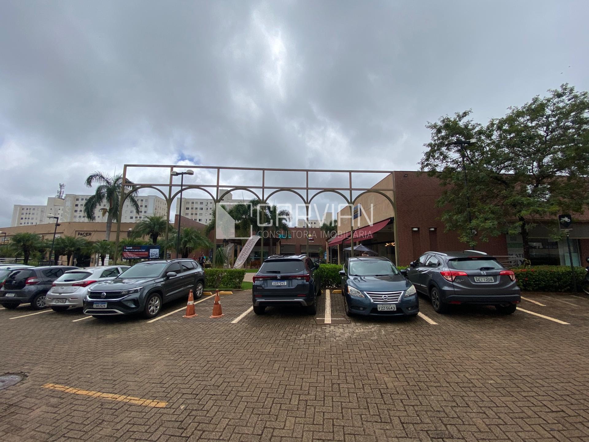 Comercial para alugar com 20 banheiros, 94 vagas e 52m² no Condomínio Guaporé 1, Ribeirão Preto — foto principal