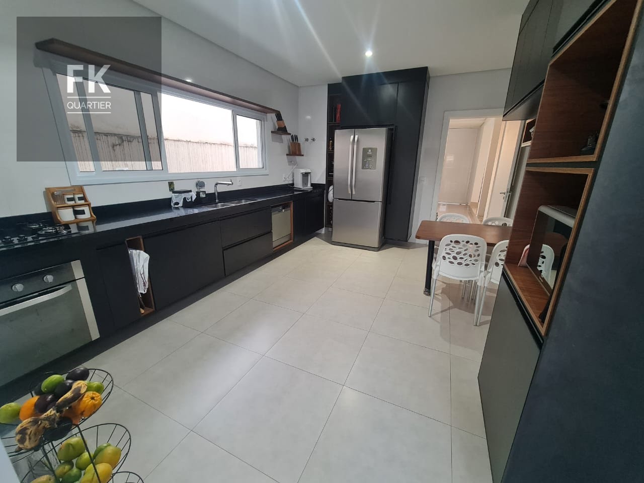 Casa à venda com 3 quartos, 3 suítes, 4 vagas e 266m² no Suru, Santana de Parnaíba (SP) — foto 9 de 26