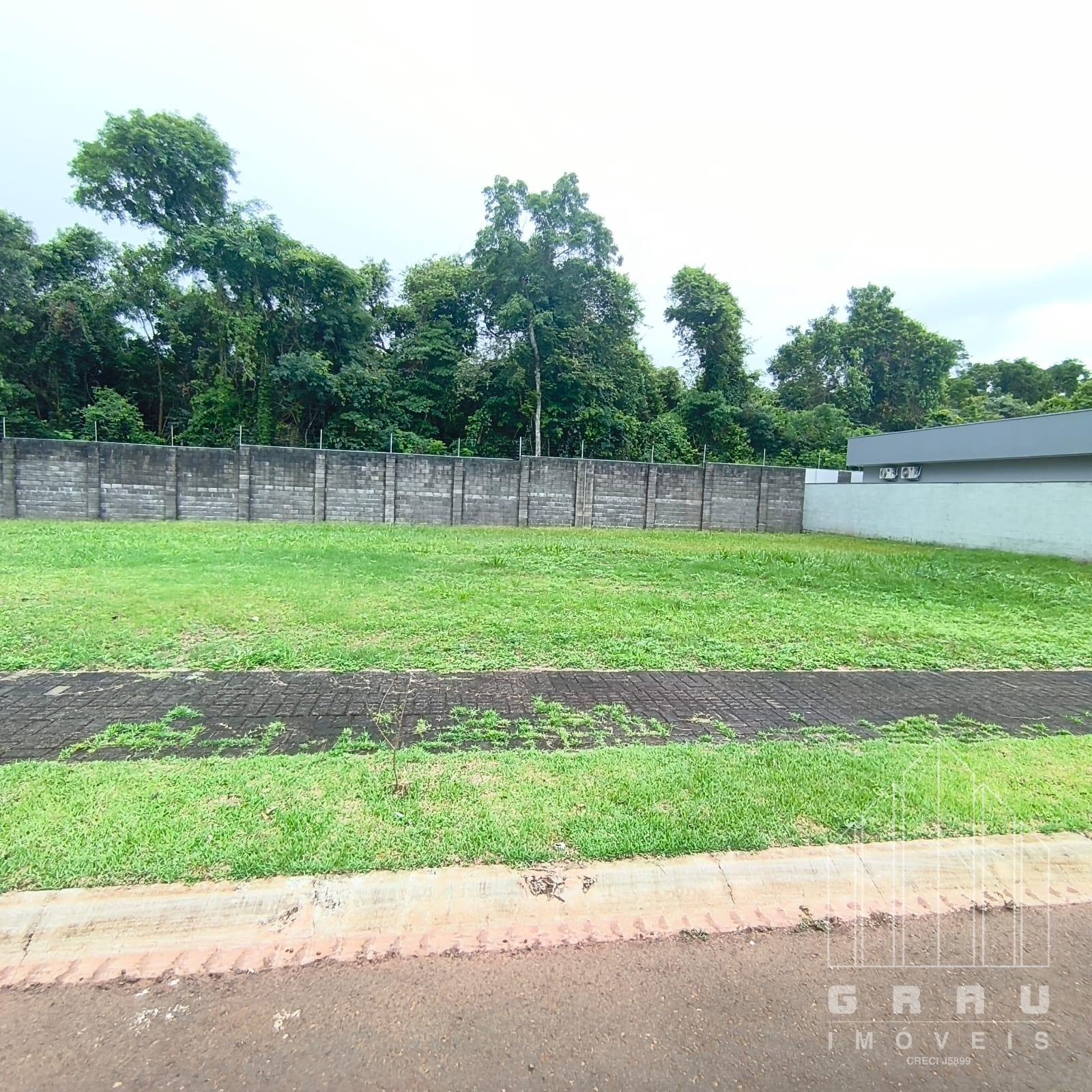 Terreno no Condomínio Iguaçu  Vila Carimã  -  Foz do Iguaçu