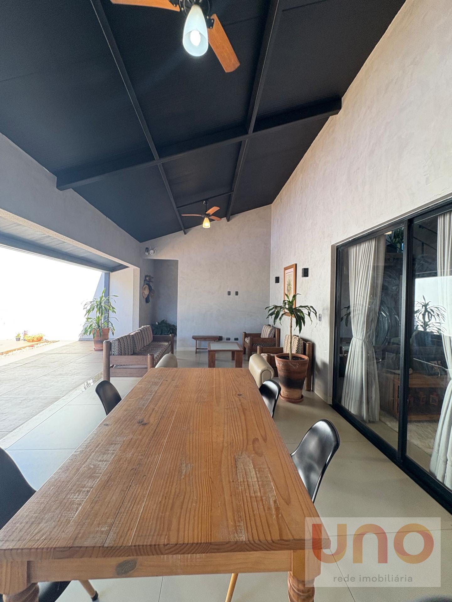 Casa à venda com 3 quartos, 3 suítes, 4 vagas e 250m² no Rita Vieira, Campo Grande (MS) — foto 15 de 27