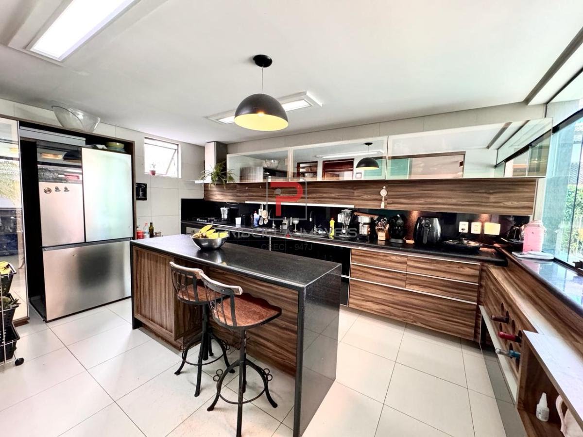 Casa à venda com 4 quartos, 3 suítes e 355m² no Intermares, Cabedelo (PB) — foto 12 de 13