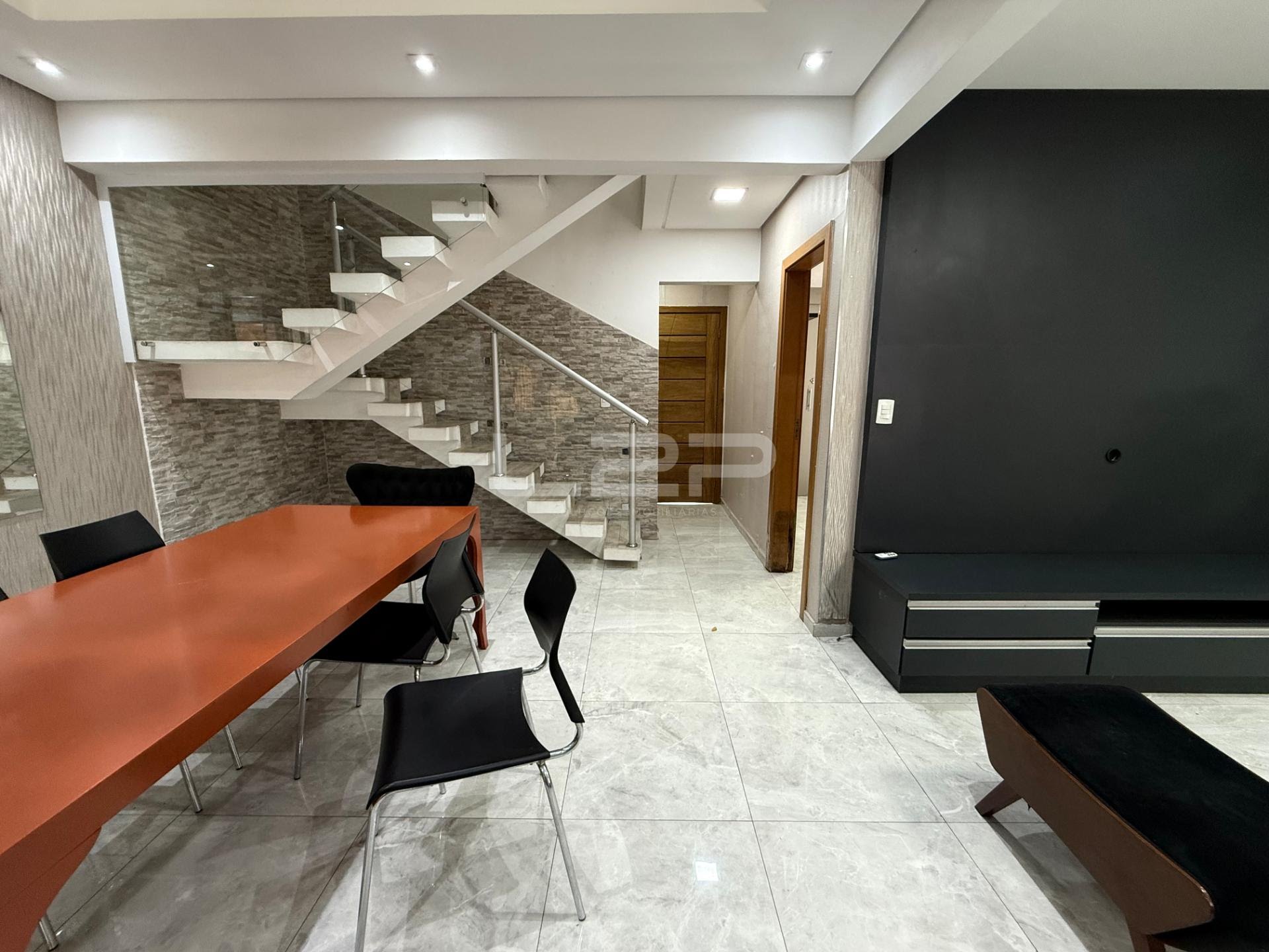 Casa à venda com 4 quartos, 2 suítes, 2 vagas e 150m² no Medeiros, Jundiaí (SP) — foto 2 de 30
