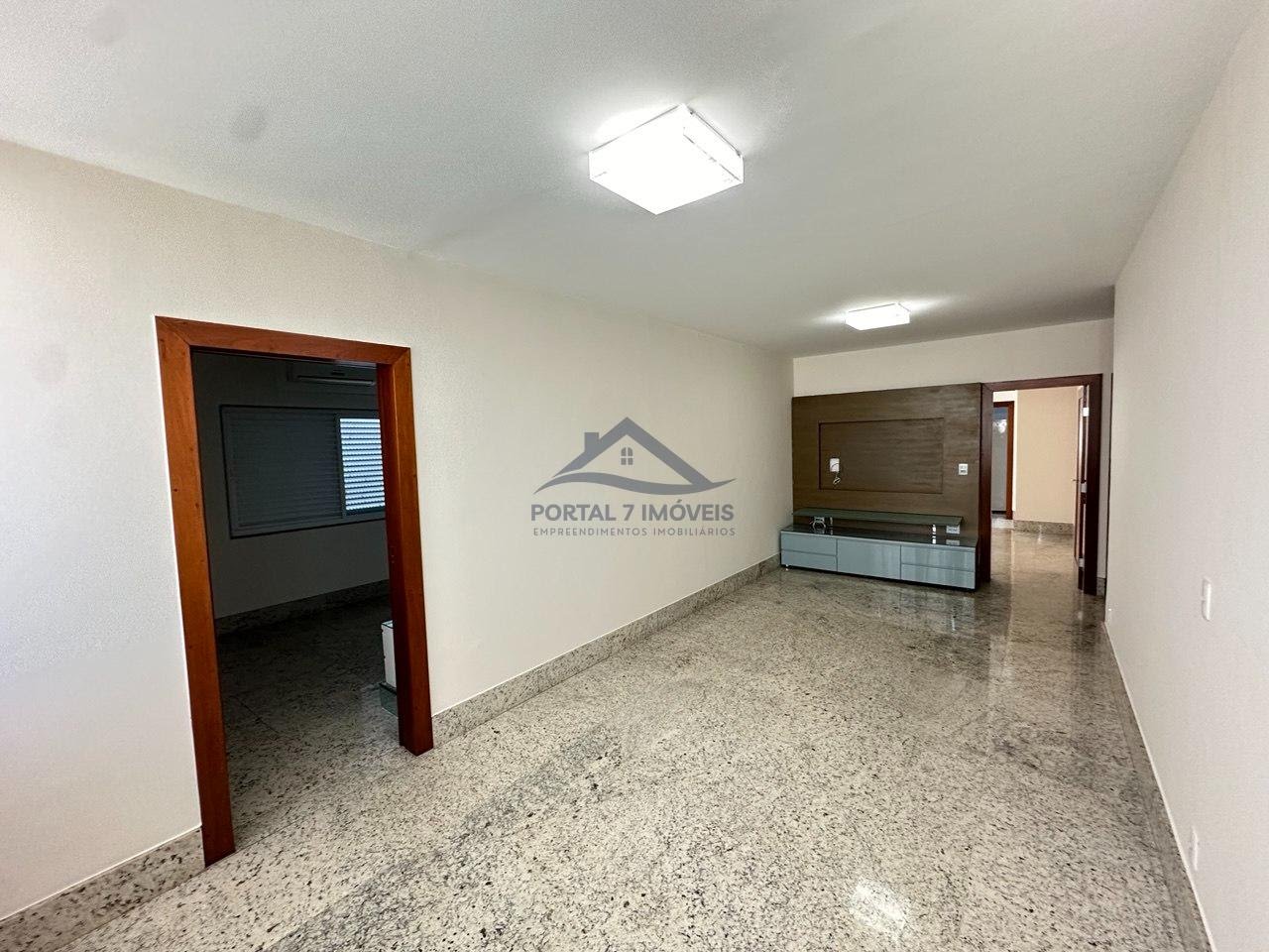 Casa à venda com 4 quartos, 2 suítes, 6 vagas e 290m² no Jardim Arizona, Sete Lagoas (MG) — foto 2 de 10