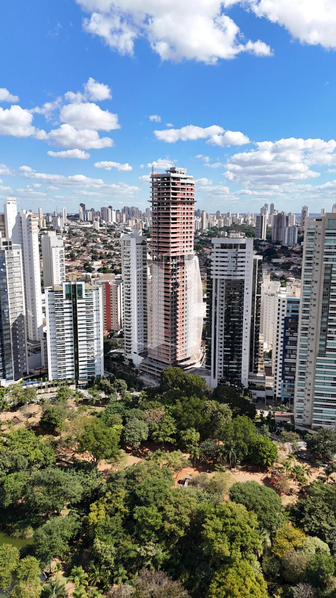 Apartamento à venda com 4 quartos, 4 suítes, 4 vagas e 245m² no Jardim Goiás, Goiânia (GO) — foto 6 de 6