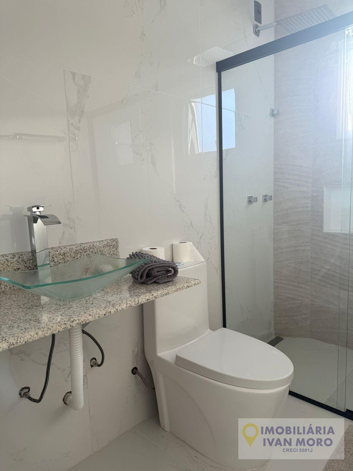 Casa à venda com 3 quartos, 3 suítes, 4 vagas e 212m² no São João do Rio Vermelho, Florianópolis (SC) — foto 16 de 23