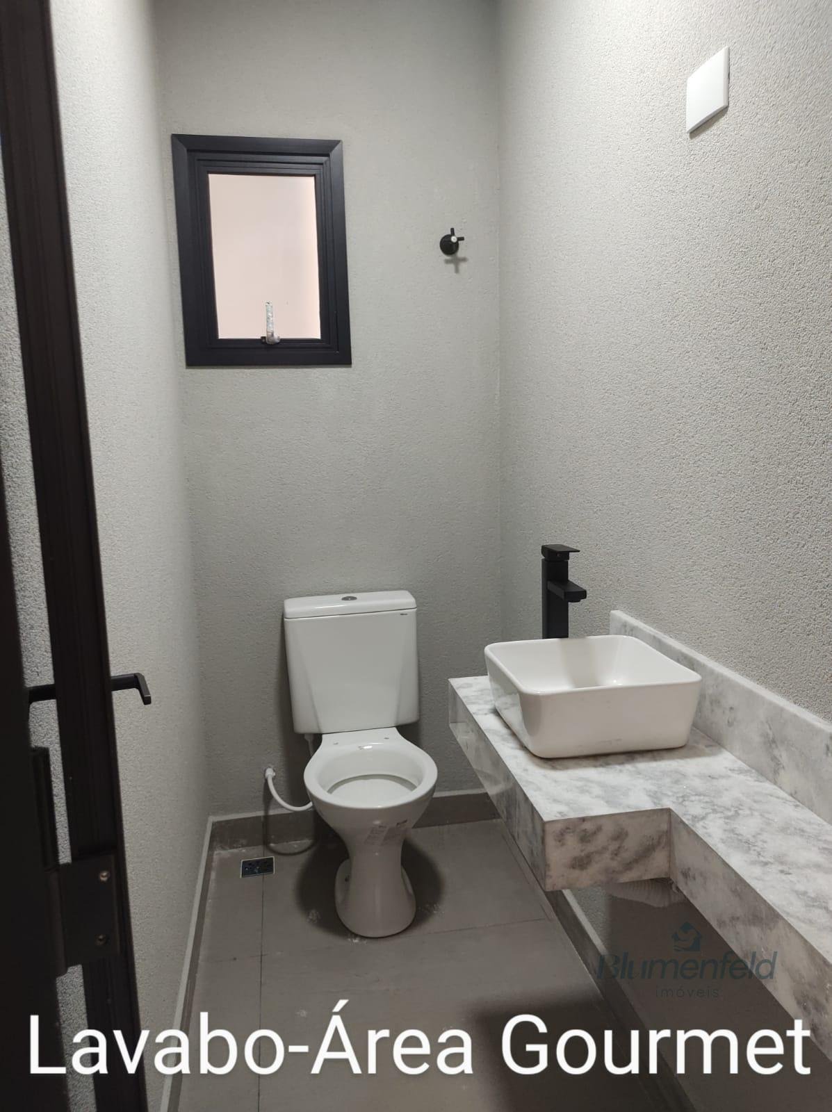 Casa à venda com 3 quartos, 3 suítes, 4 vagas e 136m² no Jardim Planalto, Arujá (SP) — foto 17 de 27