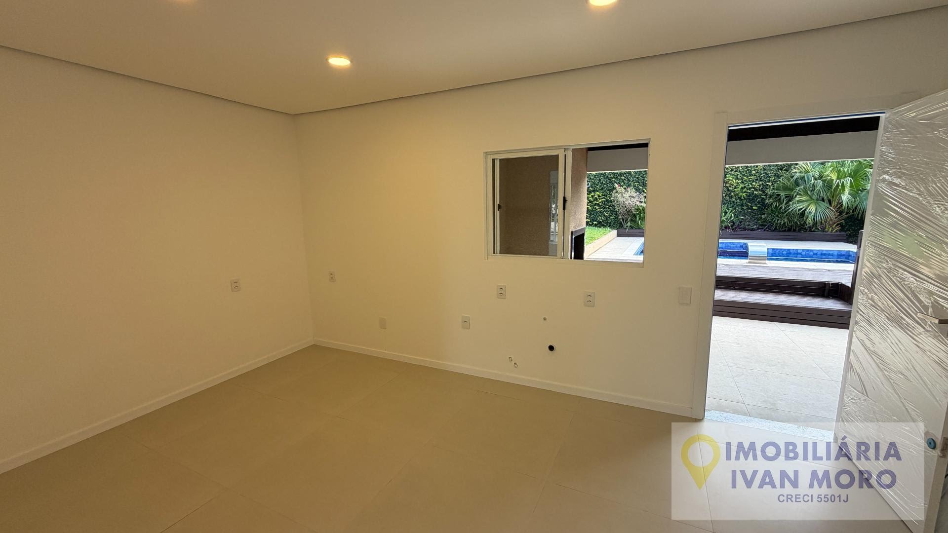 Casa à venda com 3 quartos, 1 suíte, 4 vagas e 154m² no Centro, Florianópolis (SC) — foto 22 de 25