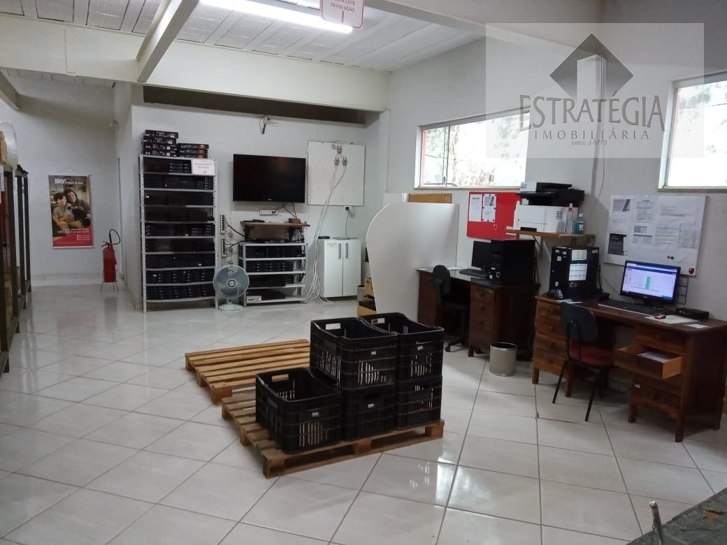 Comercial para alugar com 6 banheiros, 10 vagas e 400m² no Itaipava, Petrópolis (RJ) — foto 8 de 17