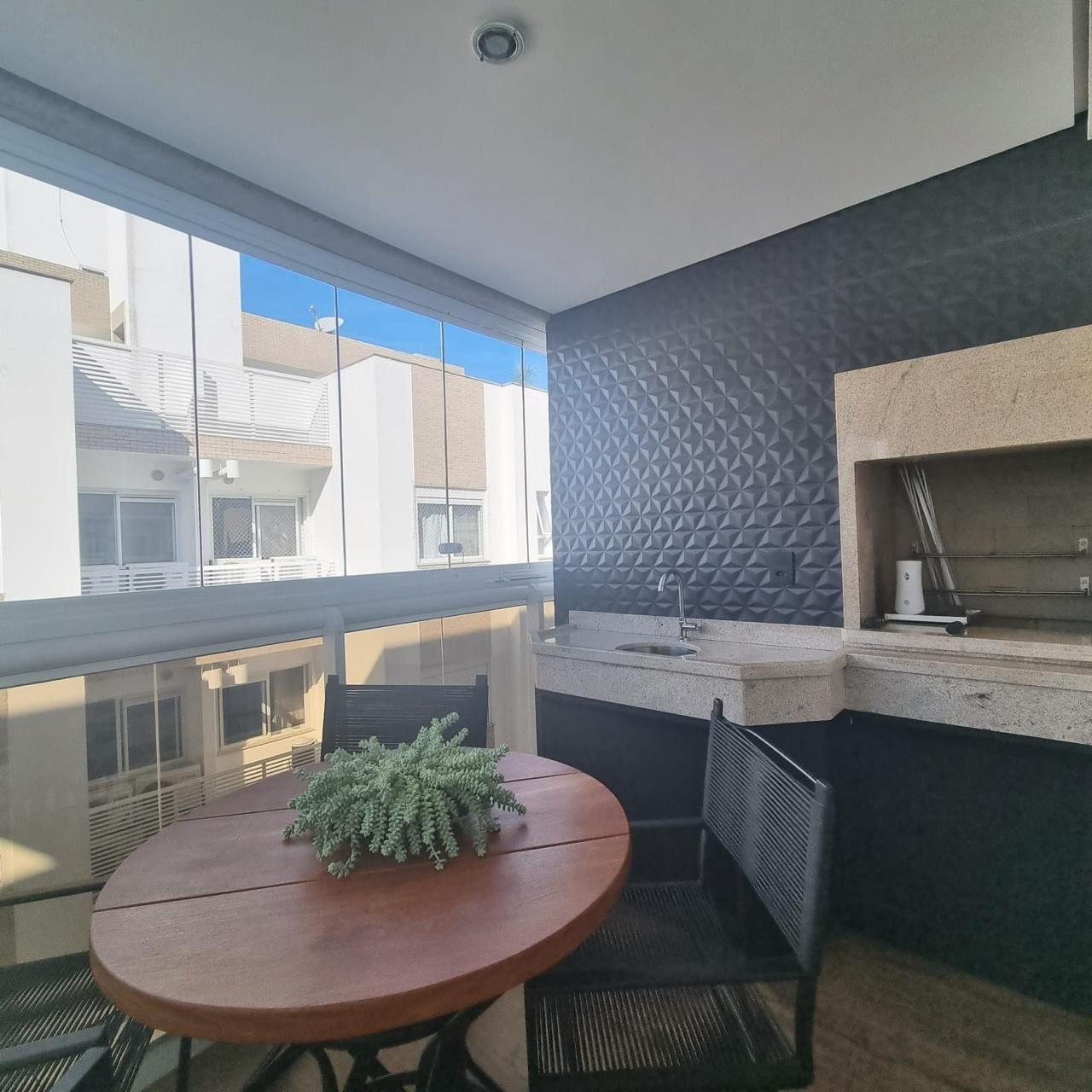 Apartamento à venda com 2 quartos, 1 suíte, 2 vagas e 74m² no Jurerê, Florianópolis (SC) — foto 7 de 14