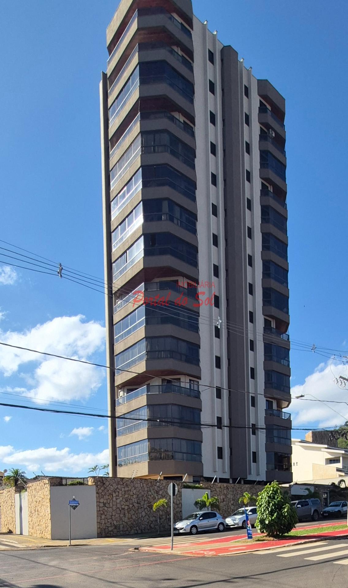 Apartamento à venda com 4 quartos, 4 banheiros e 2 vagas no Centro, Santo Antônio da Platina — foto principal