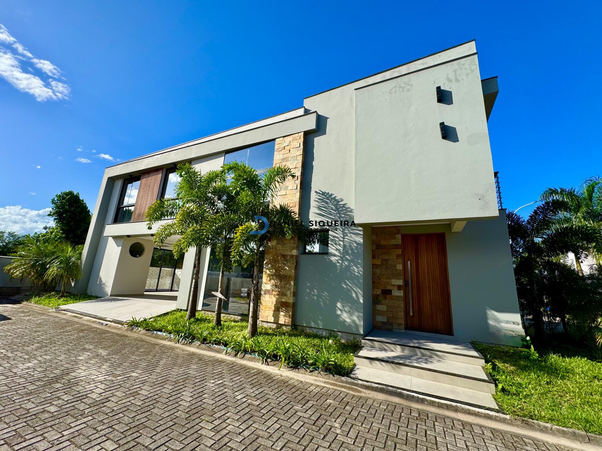 Casa à venda com 4 quartos, 4 banheiros, 4 vagas e 237m² no Bairro Deltaville, Biguaçu — foto principal