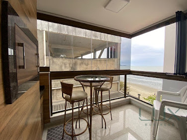 Apartamento em Meia Praia FRENTE MAR  -  Itapema