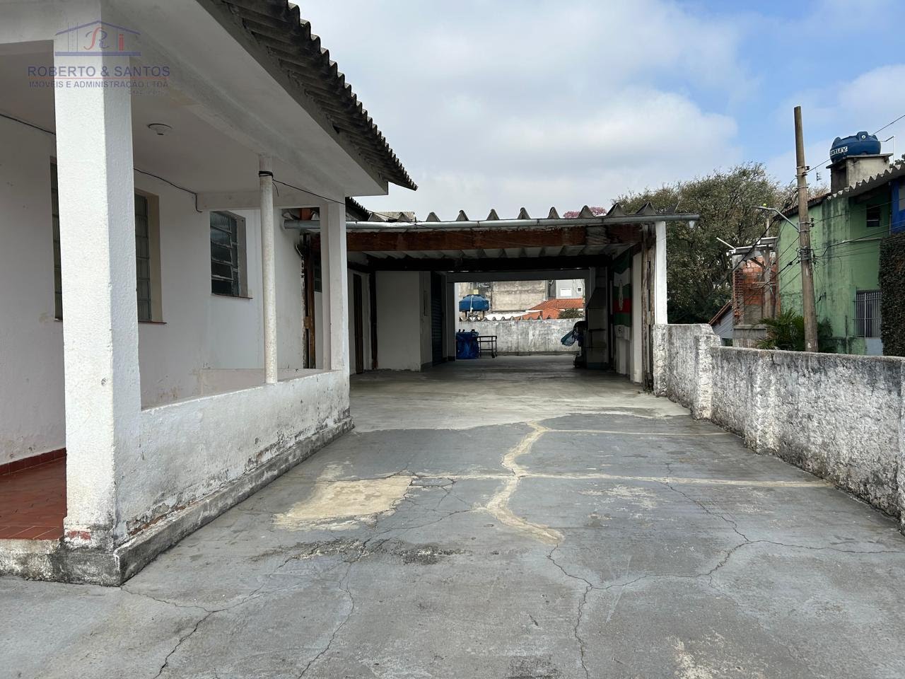 Quintal e garagem