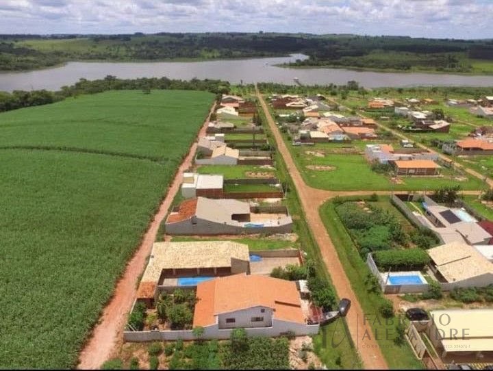 Terreno à venda com 320m² de terreno no Zona Rural, Mendonça — foto principal