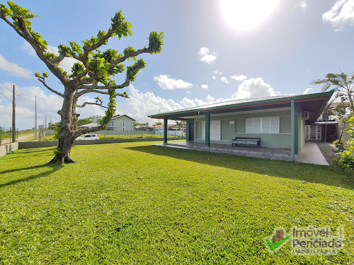 Casa para temporada, frente mar em Barra do Saí, Itapoá: 4 quartos, 243m²