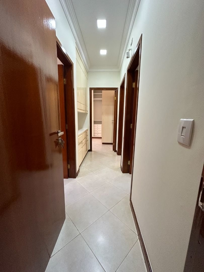 Casa à venda com 5 quartos, 3 suítes, 5 vagas e 324m² no Vila Tibério, Ribeirão Preto (SP) — foto 25 de 30