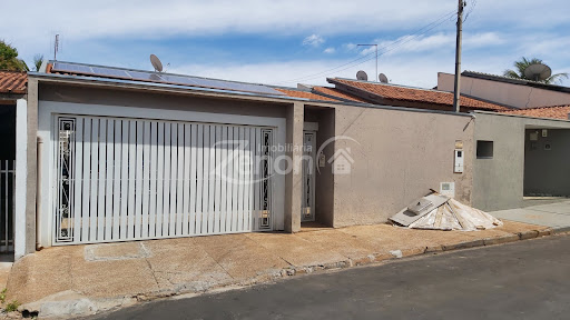 Casa em Jardim Adamantina  -  Adamantina