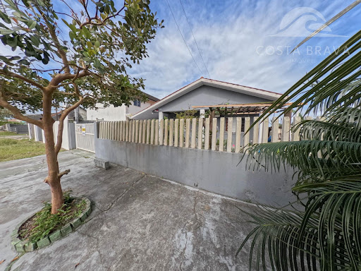 Oportunidade Beira-Mar: Casa Ampla 4 Quartos Quadra Mar