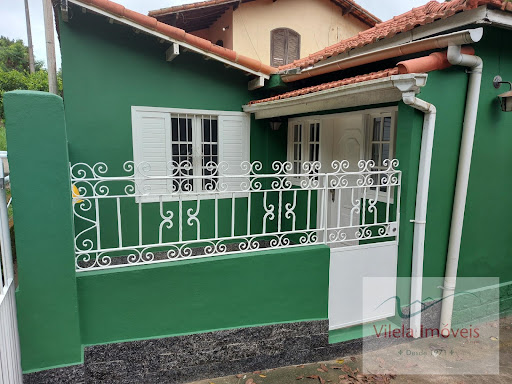 Casa térrea com 03 quartos e garagem coberta próxima ao Lago de Javary e Supermercado Rio Sul - Miguel Pereira