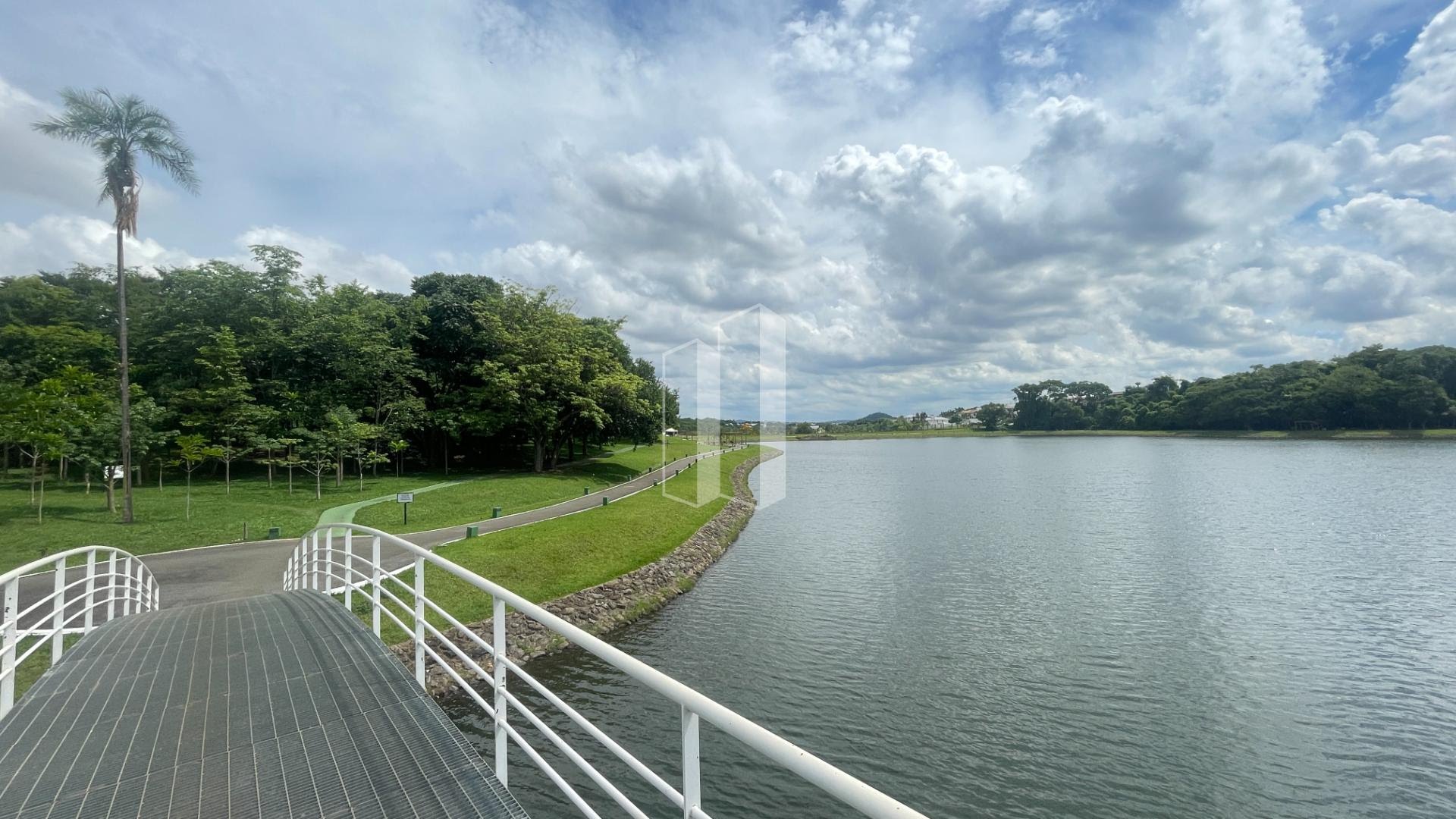 Terreno à venda com 800m² de terreno no Residencial Alphaville Flamboyant, Goiânia (GO) — foto 2 de 5
