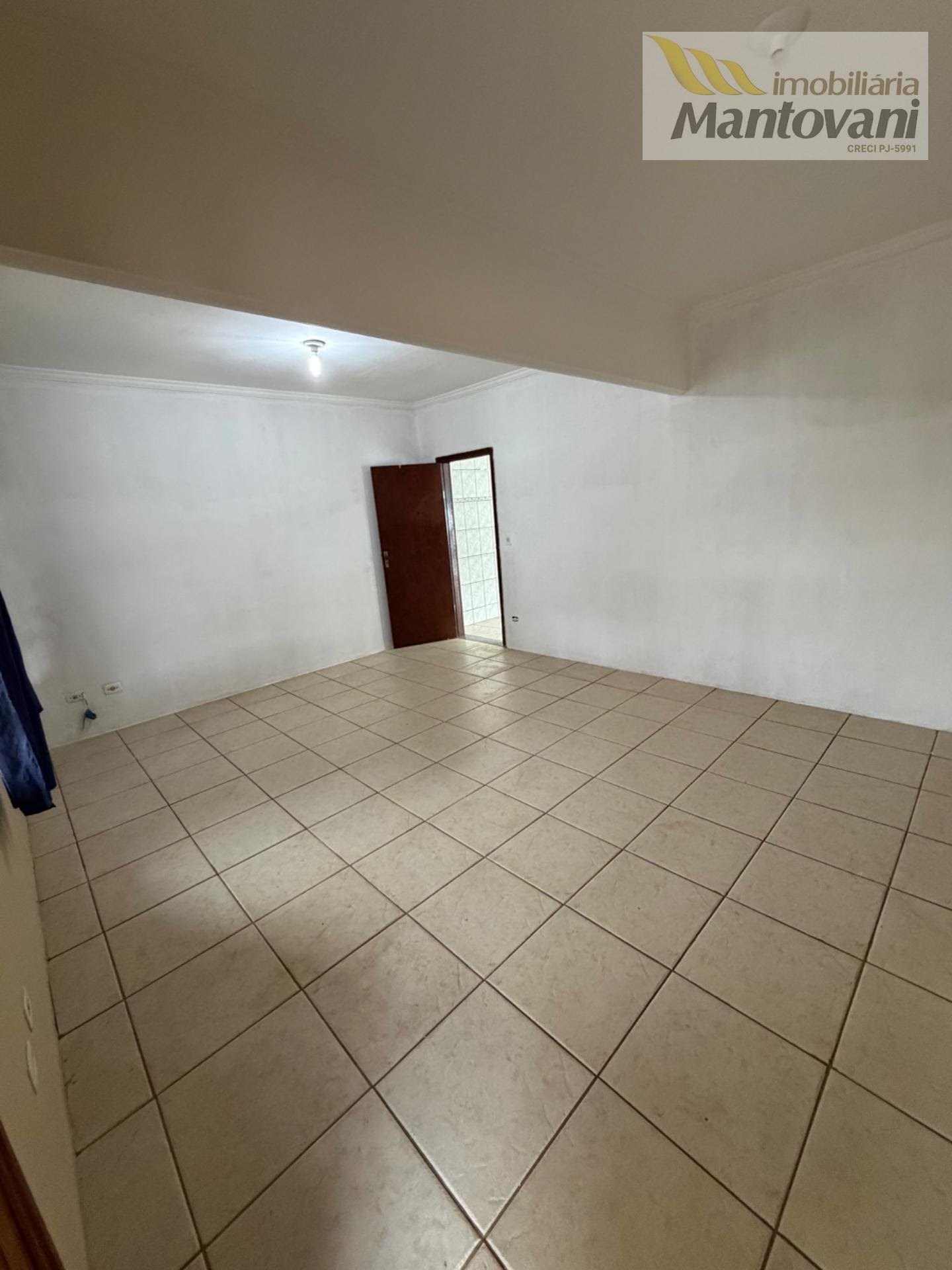 Casa à venda com 3 quartos, 1 suíte, 2 vagas e 235m² no Valinhos, Tatuí (SP) — foto 3 de 15