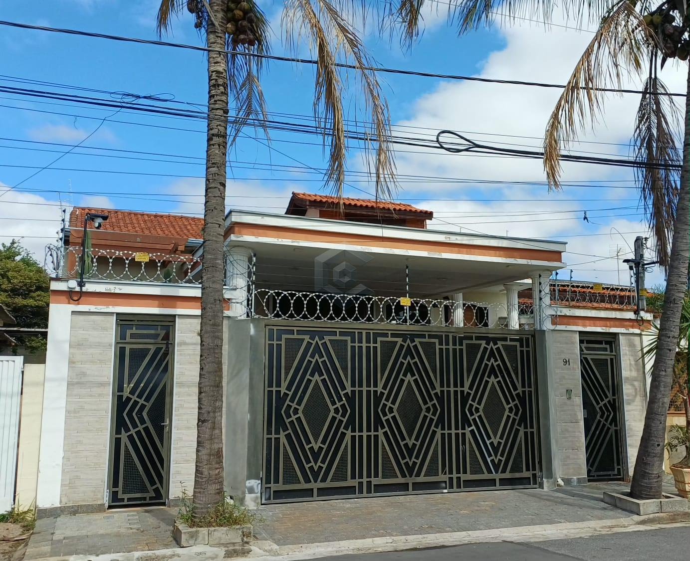 Casa à venda com 4 quartos, 2 vagas e 230m² no Jardim Simus, Sorocaba — foto principal