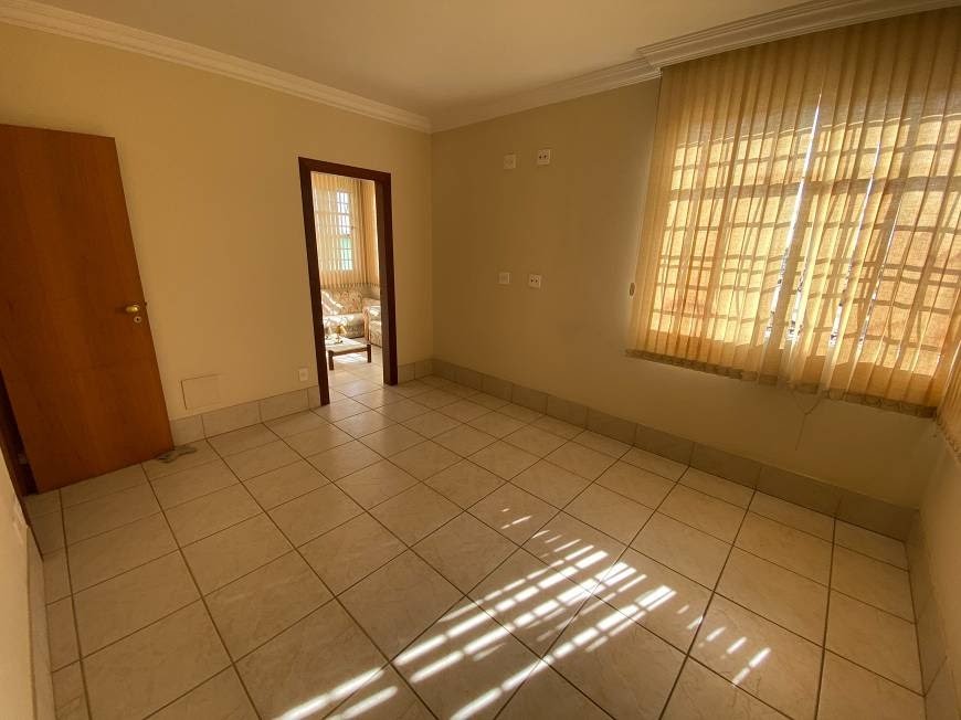 Casa à venda com 3 quartos, 1 suíte, 4 vagas e 358m² no Minascaixa, Belo Horizonte (MG) — foto 18 de 29