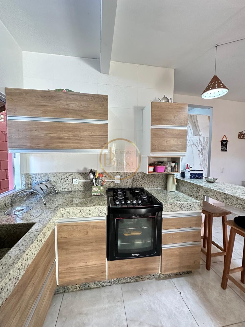 Casa à venda com 3 quartos, 2 banheiros, 2 vagas e 110m² no Cambolo, Porto Seguro — foto principal