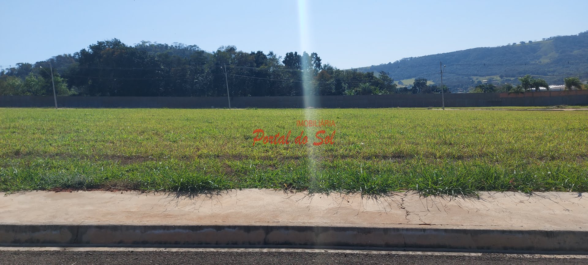 Terreno à venda com 402m² de terreno no Condomínio Royal Park, Santo Antônio da Platina — foto principal