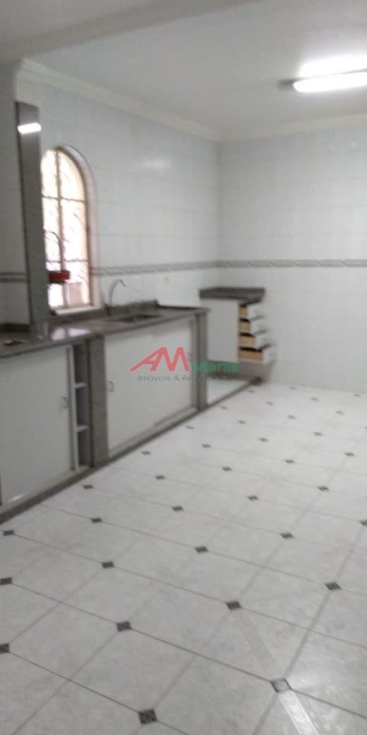 Casa à venda com 3 quartos, 1 suíte, 2 vagas e 205m² no Nova Petrópolis, São Bernardo do Campo (SP) — foto 7 de 12