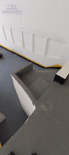 Escadas de acesso