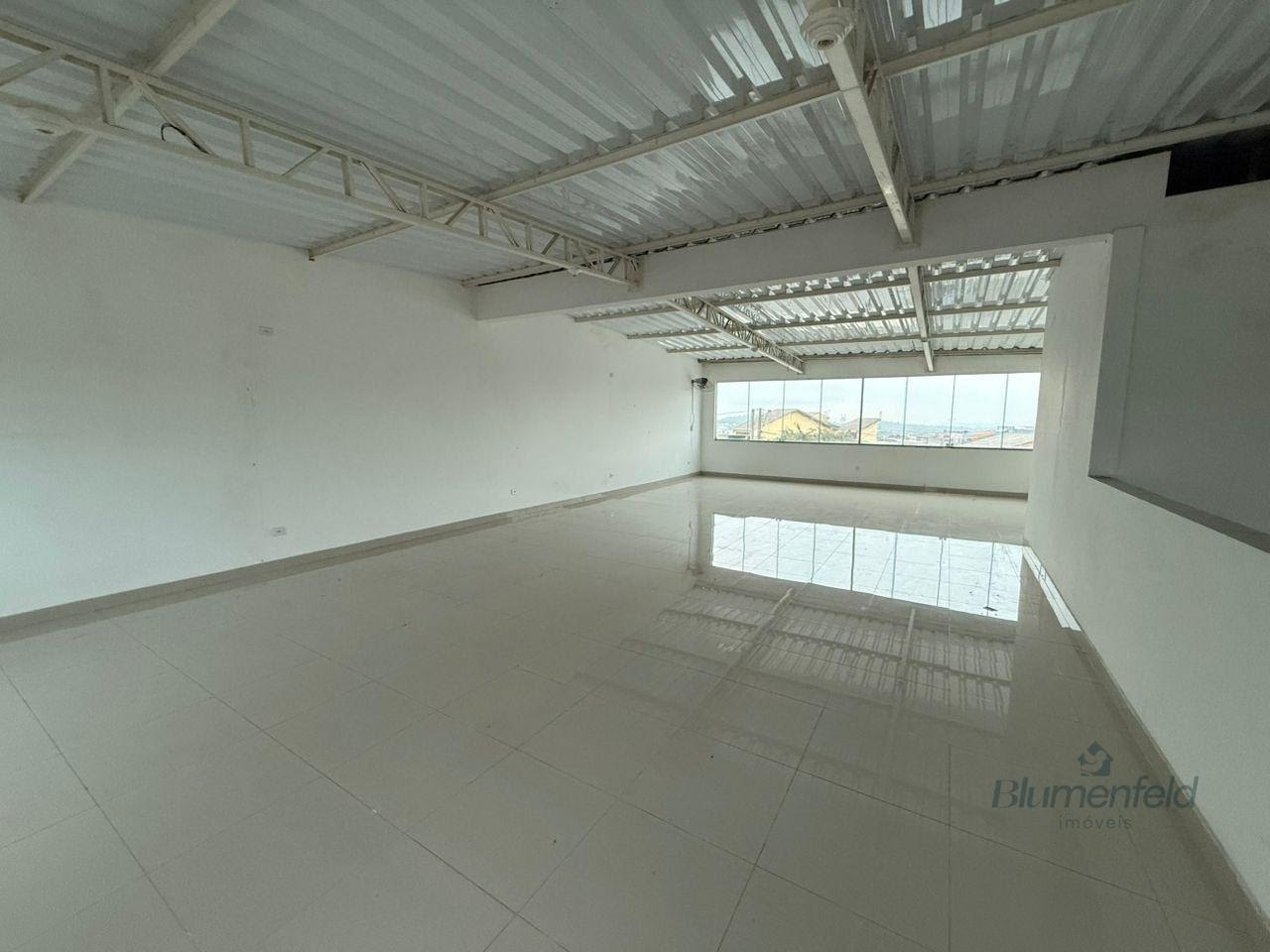 Comercial para alugar com 3 banheiros no Parque Rodrigo Barreto, Arujá (SP) — foto 13 de 16