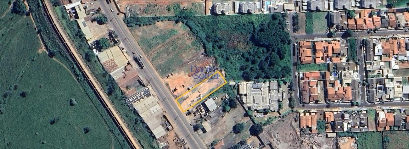 Terreno à venda com 1500m² de terreno no Avenida do Comboio, Araxá — foto principal