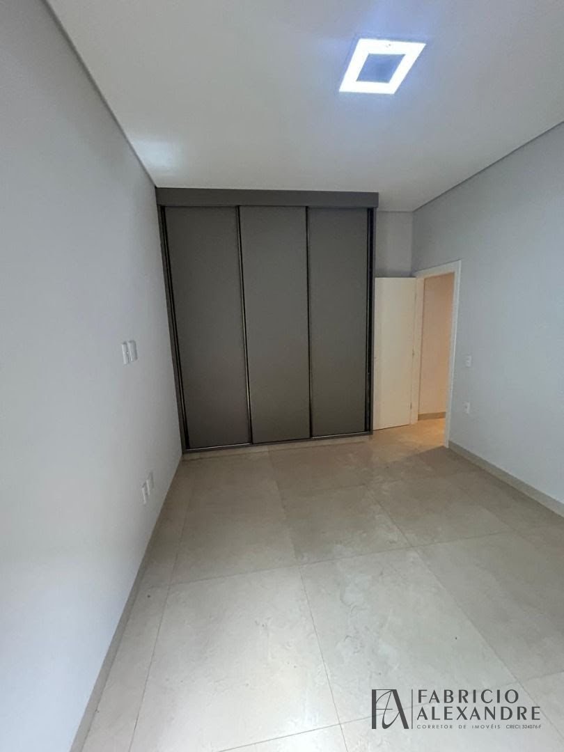 Casa à venda com 3 quartos, 3 suítes, 4 vagas e 220m² no Residencial Gaivota I, São José do Rio Preto (SP) — foto 4 de 18