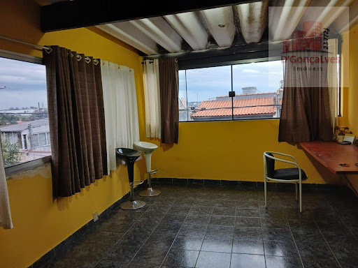 Sobrado à venda em Taboão, Diadema com 3 dormitórios e 2 banheiros