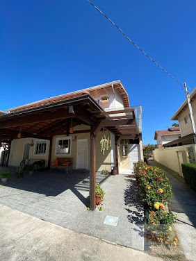 Casa de Condomínio em Morada de Laranjeiras  -  Serra