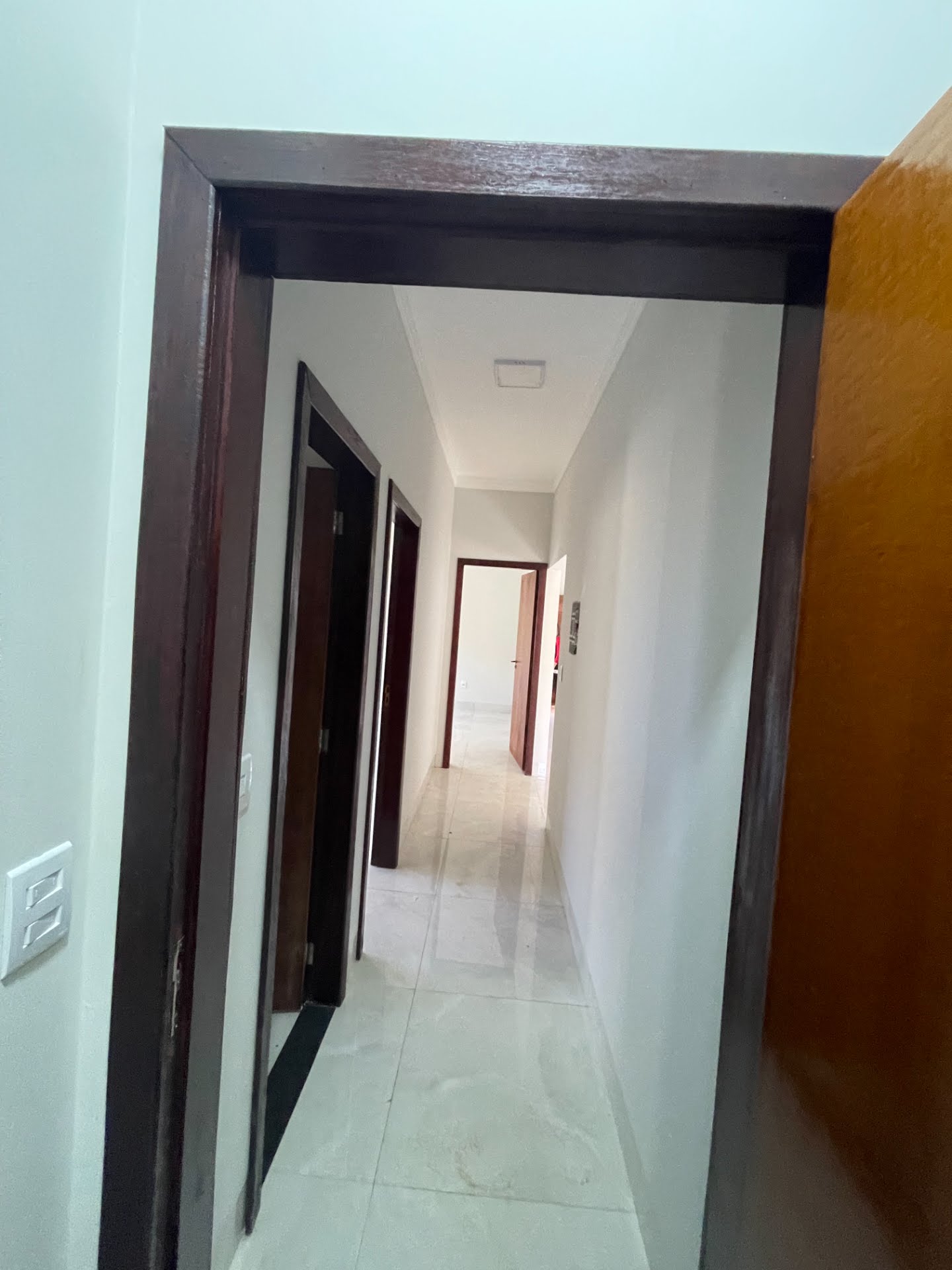 Casa à venda com 3 quartos, 1 suíte, 2 vagas e 120m² no Jardim Vitória, Paracatu (MG) — foto 3 de 13