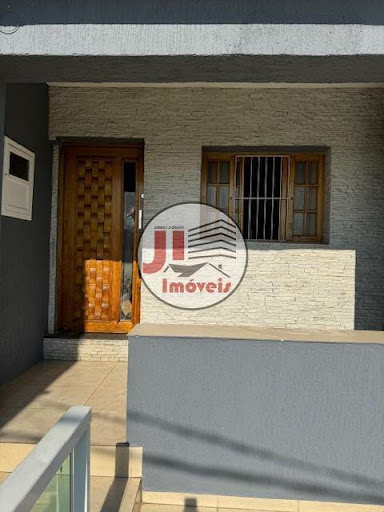 Casa Assobradada em Cangaíba com 3 dormitórios sendo 1 suíte, banheiro social. sala estar, sala jantar, varanda grande, lavabo, cozinha, quintal,  2 vagas, corredor lateral, lavanderia  São Paulo