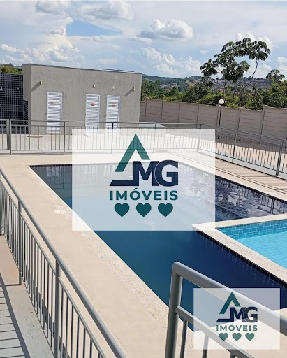 Piscina do condominio