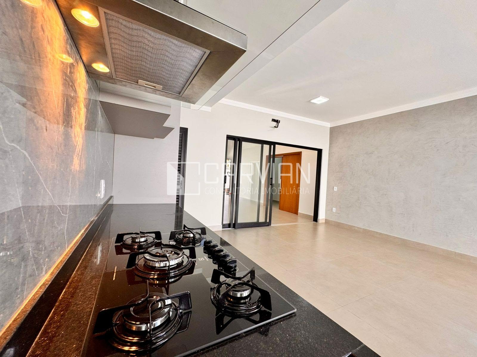 Casa à venda com 3 quartos, 3 suítes, 4 vagas e 390m² no Residencial Alto do Castelo, Ribeirão Preto (SP) — foto 17 de 30