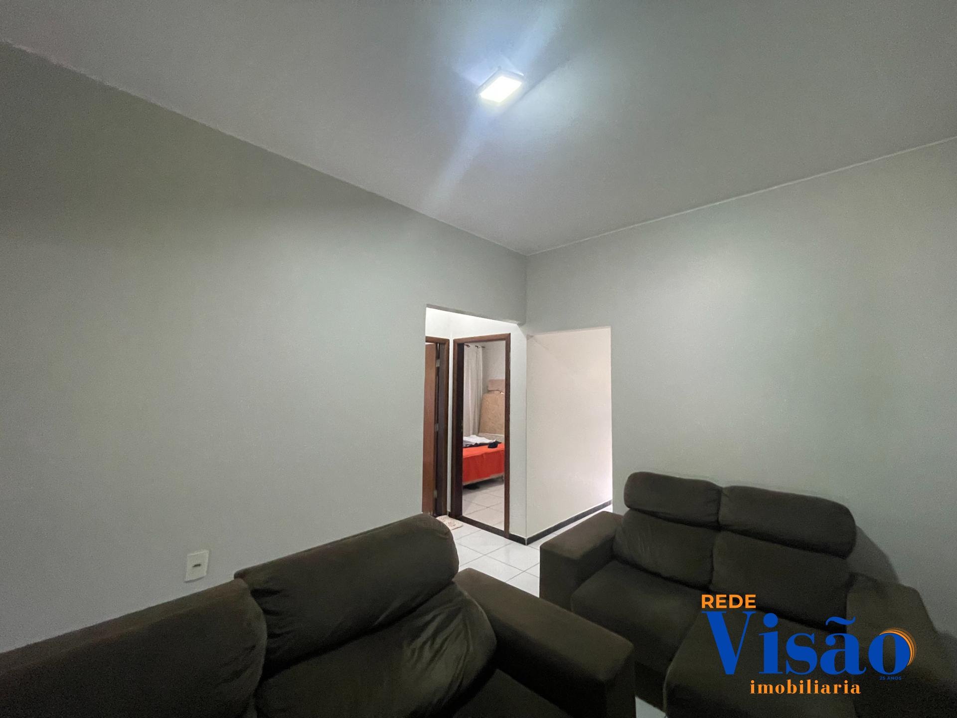 Casa à venda com 2 quartos, 1 banheiro, 1 vaga e 80m² no B. Primavera, Paracatu (MG) — foto 7 de 9