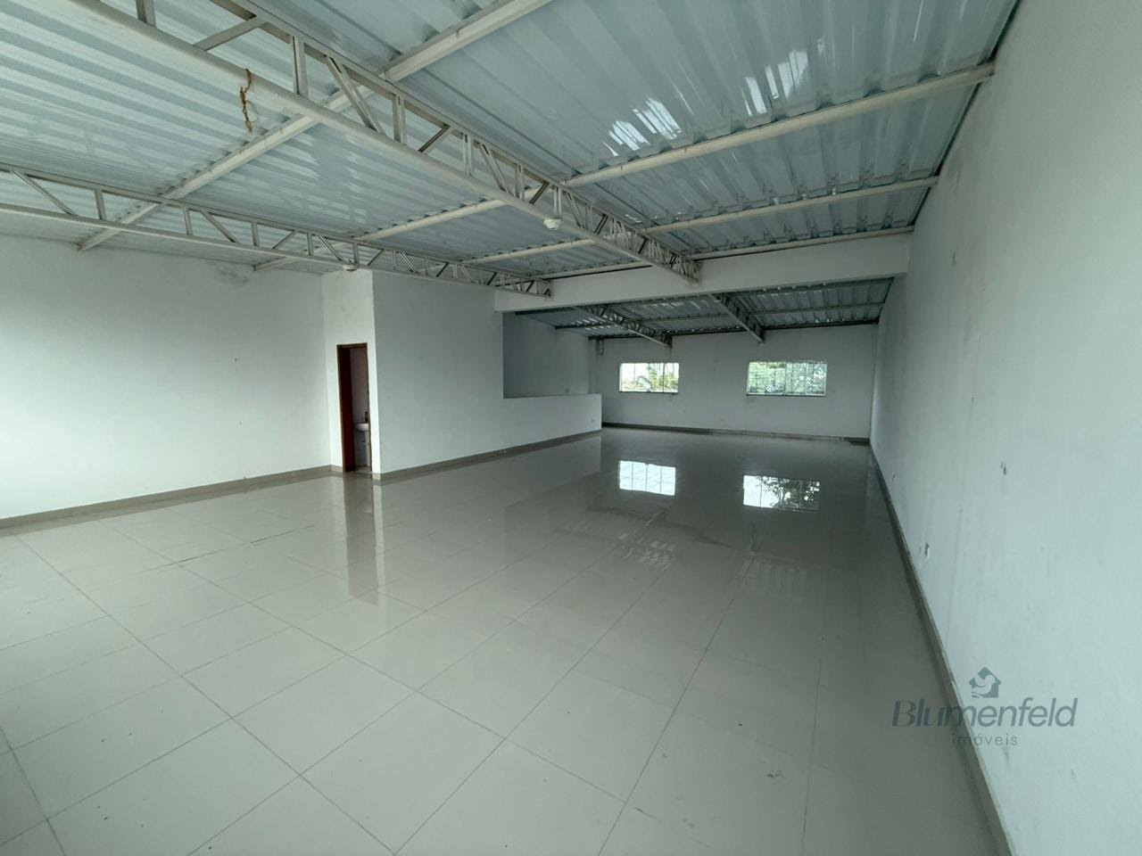Comercial para alugar com 3 banheiros no Parque Rodrigo Barreto, Arujá (SP) — foto 14 de 16