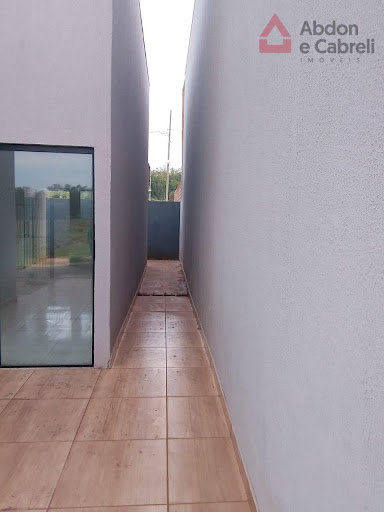 Vista do corredor que da acesso para o fundo 